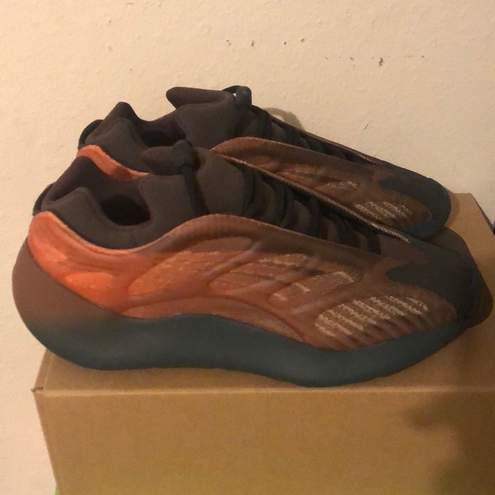 Yeezy 700 copper fade